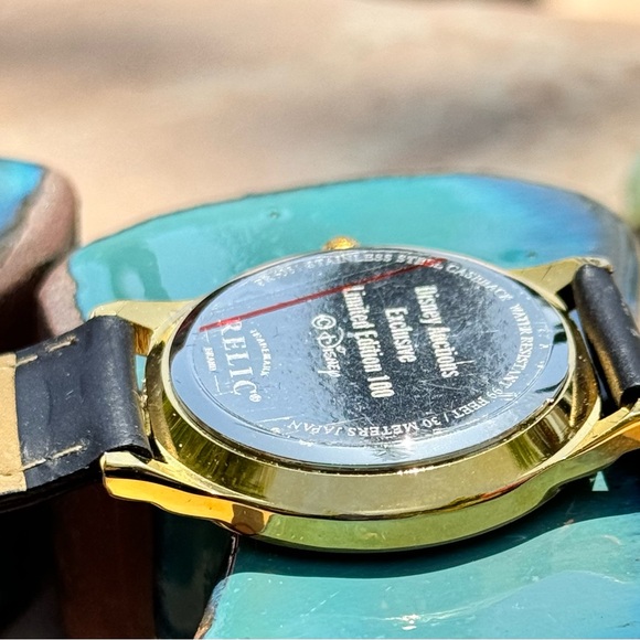 An EXCLUSIVE TINKER BELL Disney Auctions Limited Edition 100 Relic “TINK” Watch - Picture 11 of 12